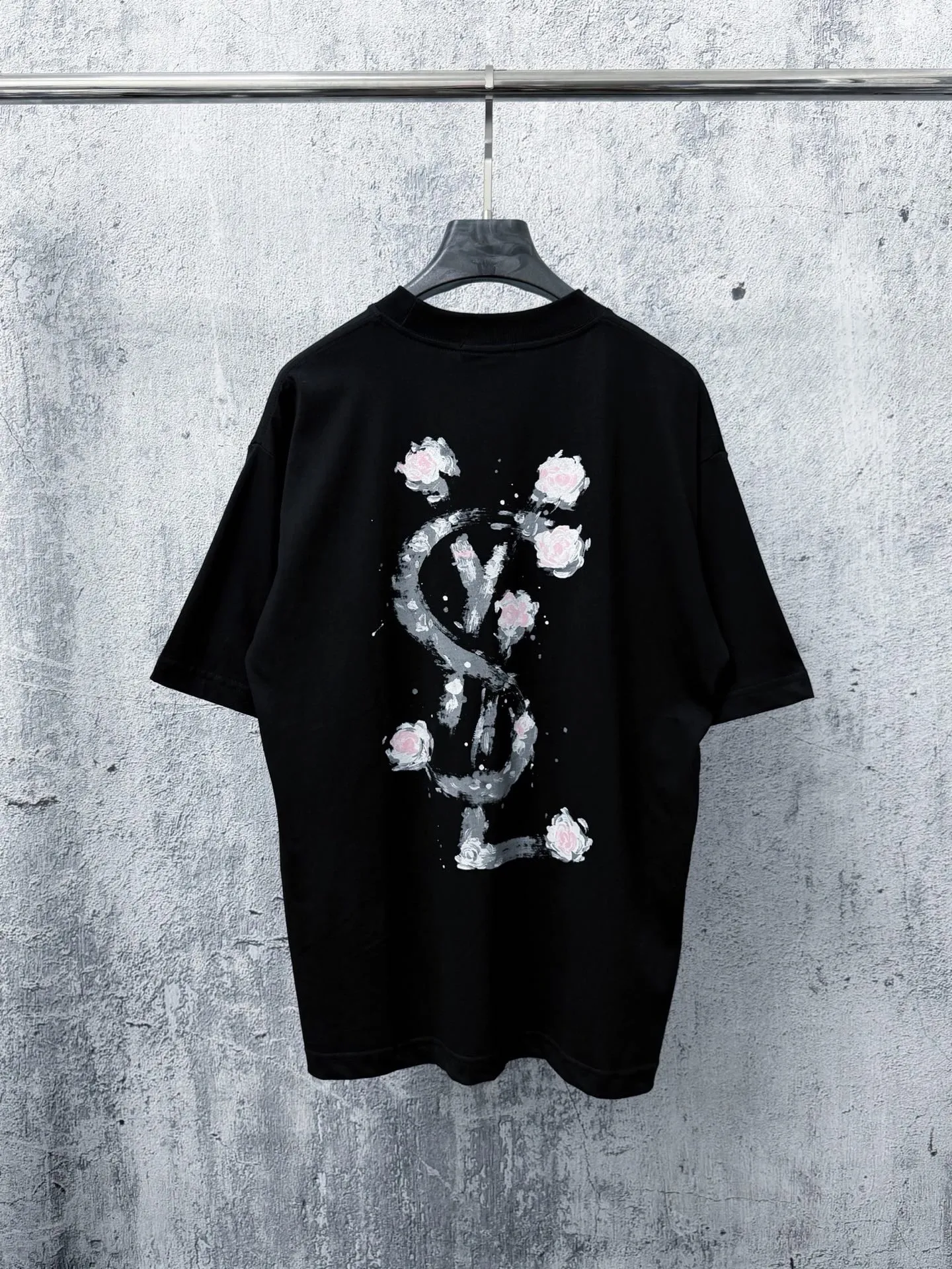 ￼ P85 【YSL】 Classic t Same Style！ Classic 280 ! ， ，os ， ， Same Style。 ：Black，White Size：XS-L
